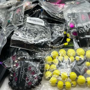 PAPARAZZI JEWELRY 80pc. Earrings Bracelets Necklaces Rings Mixed Lot